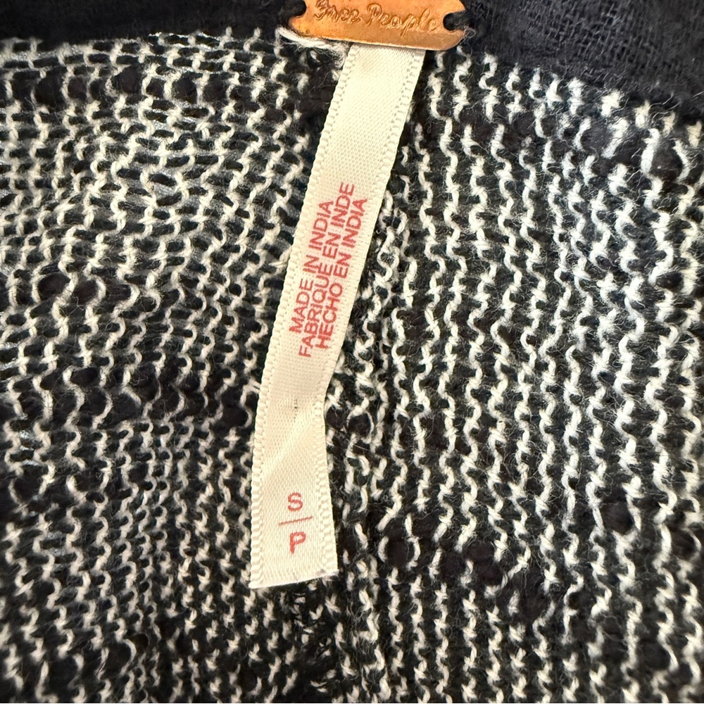 Free People long sleeve top - Picture 3 of 4